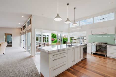 Photo of property in 92 Saint James Drive, Huntington, Hamilton, 3210