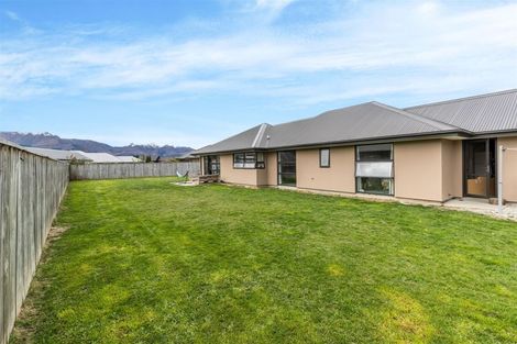 Photo of property in 13 Judge And Jury Drive, Lake Hayes, Queenstown, 9304