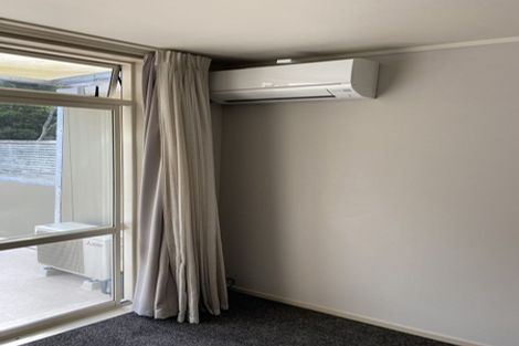 Photo of property in 2f/20 Ian Marwick Place, Birkenhead, Auckland, 0626