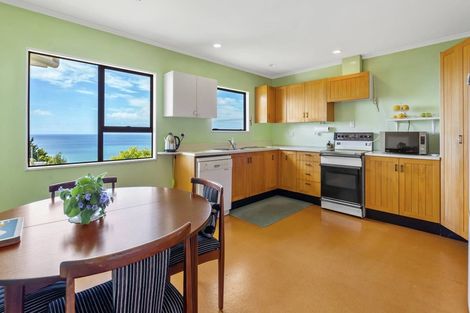 Photo of property in 258 Whangaparaoa Road, Red Beach, 0932