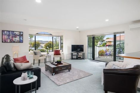 Photo of property in 1 Cloverlea Place, Pukekohe, 2120