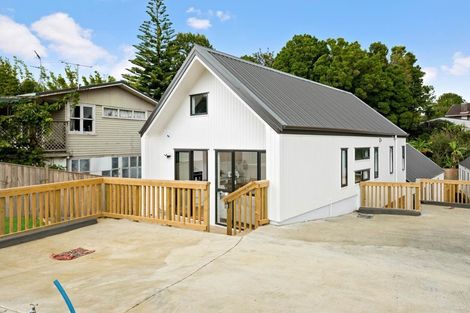 Photo of property in 122c Lancaster Road, Beach Haven, Auckland, 0626