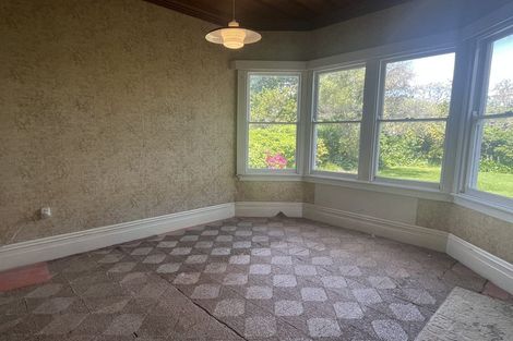 Photo of property in 21 Pahiatua Street, Hokowhitu, Palmerston North, 4410