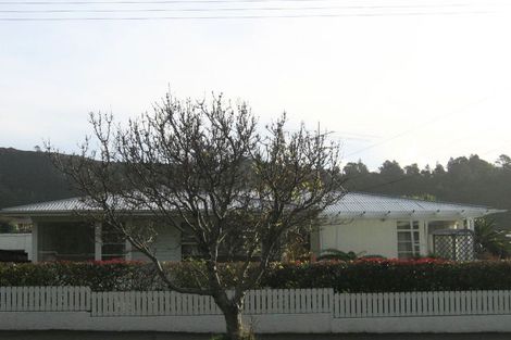 Photo of property in 326 Stokes Valley Road, Stokes Valley, Lower Hutt, 5019