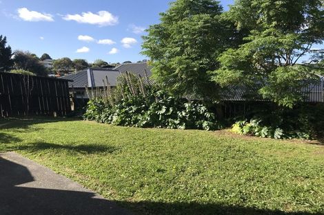 Photo of property in 2/4 Penning Road, Castor Bay, Auckland, 0620