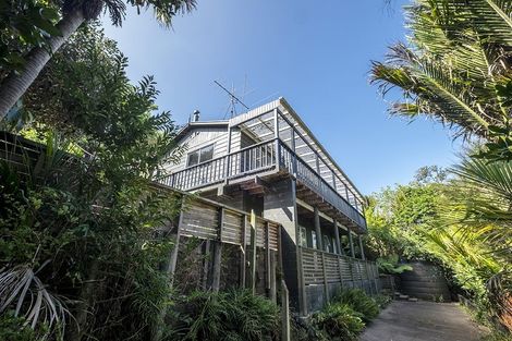 Photo of property in 17 Taraire Street, Ostend, Waiheke Island, 1081