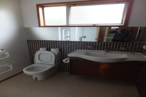 Photo of property in 35-37 Lone Kauri Road, Karekare, New Lynn, 0772