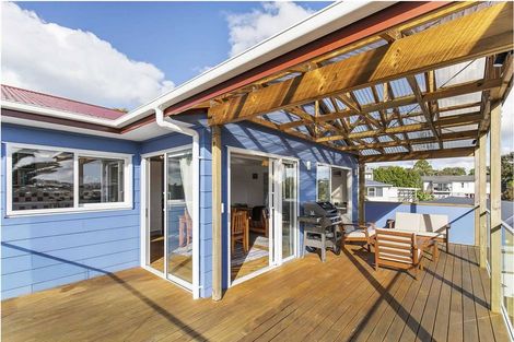 Photo of property in 28 Moffat Road, Red Beach, 0932