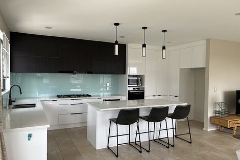 Photo of property in 36 Bur Oak Terrace, Schnapper Rock, Auckland, 0632