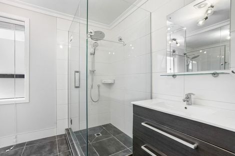 Photo of property in 20 Glen Marine Parade, Glendene, Auckland, 0602