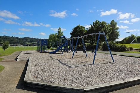 Photo of property in 9 Tereina Lane, Kumeu, 0810