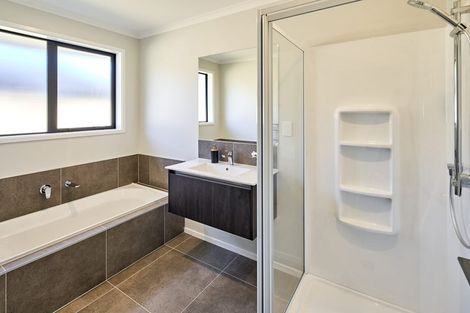 Photo of property in 5 Te Ara O Pukeko, Wainuiomata, Lower Hutt, 5014