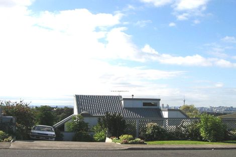 Photo of property in 28 Balmain Road, Chatswood, Auckland, 0626