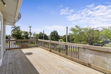 Photo of property in 116 Archibald Road, Kelston, Auckland, 0602