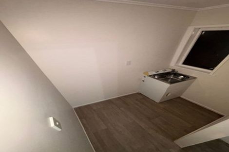 Photo of property in 17 Thornlow Street, Glendene, Auckland, 0602