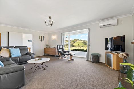 Photo of property in 286 Muriwai Valley Road, Muriwai, Waimauku, 0881