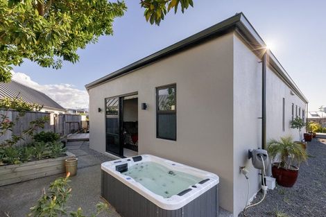 Photo of property in 18 Serenity Drive, Omokoroa, 3114