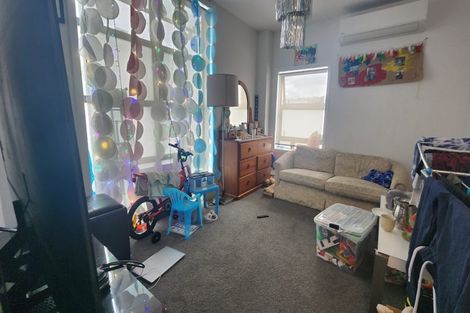 Photo of property in 1/2a Gibbons Street, Upper Hutt, 5018