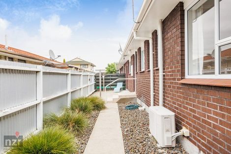 Photo of property in 4 Chertsey Court, Roslyn, Palmerston North, 4414