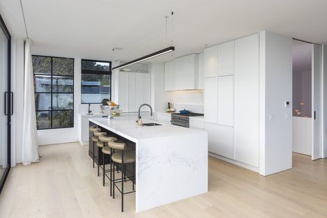 Photo of property in 8a Beachville Road, Redcliffs, Christchurch, 8081