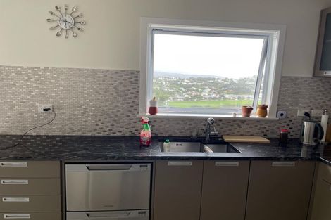 Photo of property in 91 Akaroa Drive, Maupuia, Wellington, 6022