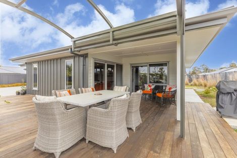 Photo of property in 24 Dee Street, Otane, 4202