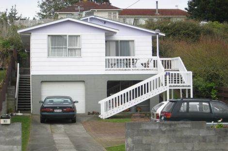 Photo of property in 13 Parris Street, Moturoa, New Plymouth, 4310