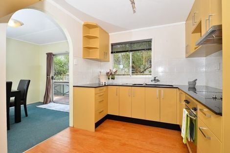 Photo of property in 18 Autumn Avenue, Glen Eden, Auckland, 0602