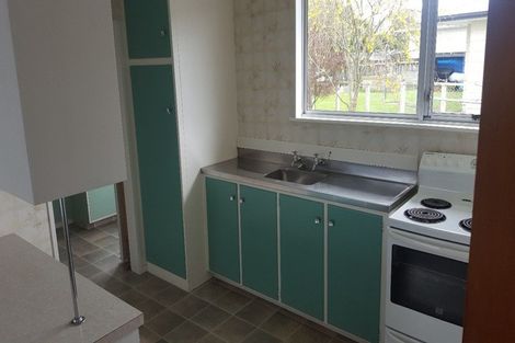 Photo of property in 1/145 Ruamahanga Crescent, Terrace End, Palmerston North, 4410