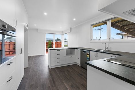 Photo of property in 9 Truby King Street, Merrilands, New Plymouth, 4312