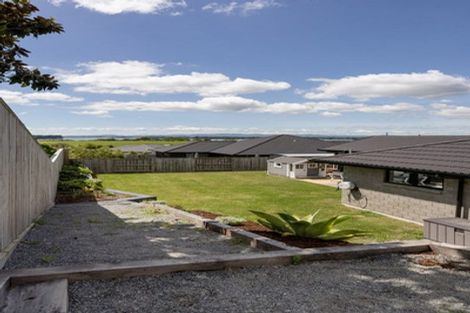 Photo of property in 12 Brendan Close, Omokoroa, 3114