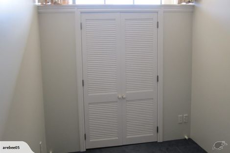 Photo of property in Endeavour Apartments, 13/125 Thorndon Quay, Pipitea, Wellington, 6011