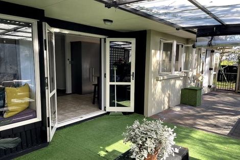 Photo of property in 42 Isobel Road, Greenhithe, Auckland, 0632