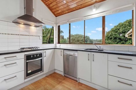 Photo of property in 29 Kennedy Avenue, Forrest Hill, Auckland, 0620