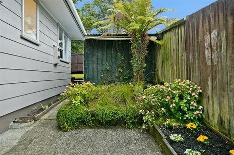 Photo of property in 15 Sequoia Place, Sunnynook, Auckland, 0620