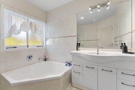 Photo of property in 125 Taylor Road, Waimauku, 0882