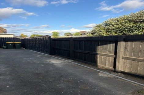 Photo of property in 2/30 Kennington Drive, Clendon Park, Auckland, 2103