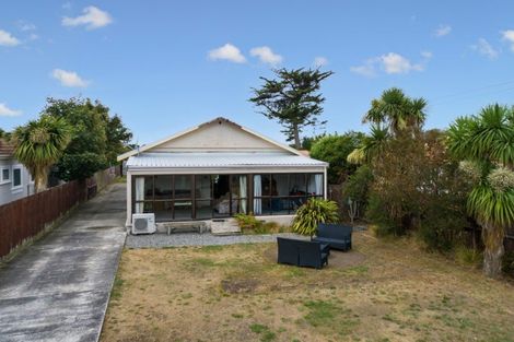 Photo of property in 261 Estuary Road, South New Brighton, Christchurch, 8062