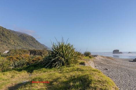 Photo of property in 3 Main Rd Ngakawau, Ngakawau, 7824