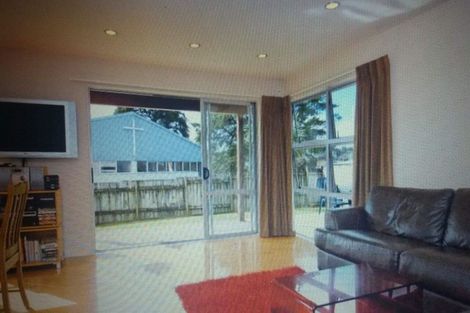 Photo of property in 82a Commodore Drive, Lynfield, Auckland, 1042