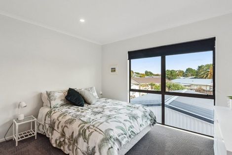 Photo of property in 36 Eruini Street, Waikanae Beach, Waikanae, 5036