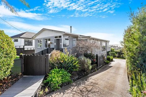 Photo of property in 69 Wade River Road, Stanmore Bay, Whangaparaoa, 0932