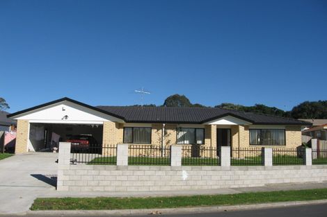 Photo of property in 51 Castlefinn Drive, Weymouth, Auckland, 2103