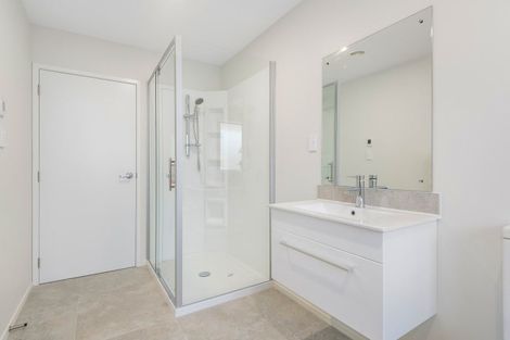 Photo of property in 2 Graeme Cooper Lane, Avonhead, Christchurch, 8042