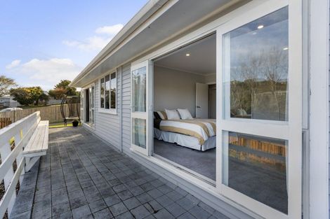 Photo of property in 5 Heaphy Street, Westown, New Plymouth, 4310