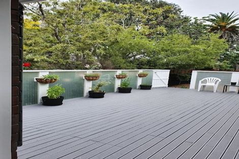 Photo of property in 32 Scenic Drive, Hillpark, Auckland, 2102