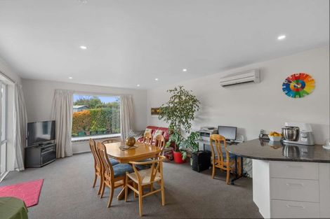 Photo of property in 73 Greendale Avenue, Avonhead, Christchurch, 8042