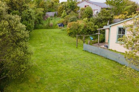 Photo of property in 190 Newlands Road, Newlands, Wellington, 6037