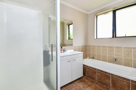 Photo of property in 181 Keri Vista Rise, Papakura, 2110
