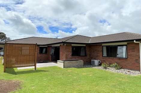 Photo of property in 420 Mangorei Road, Highlands Park, New Plymouth, 4312